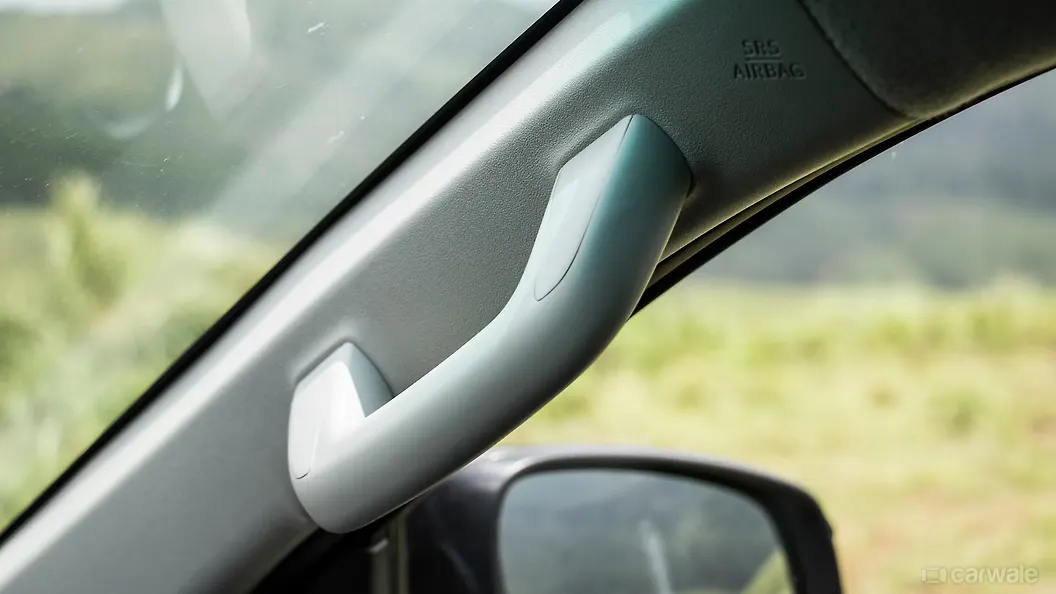 Fortuner Big Grab Handles at APillars Image, Fortuner Photos in India CarWale