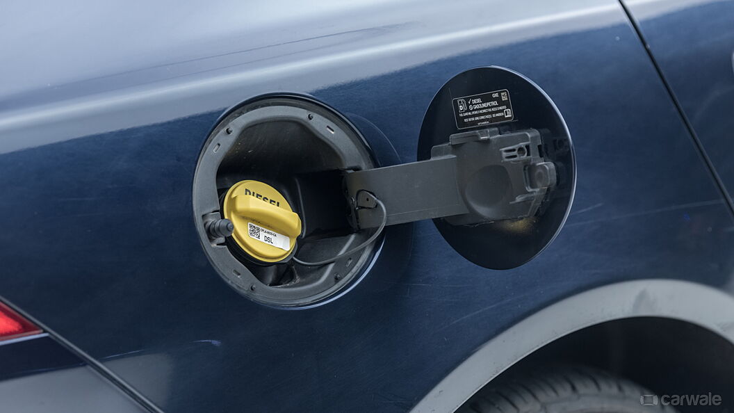 Jaguar XF Open Fuel Lid