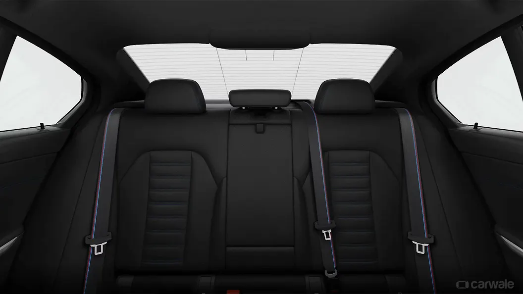 बीएमडब्ल्यू 3 सीरीज़ LWB पीछे की सीटें