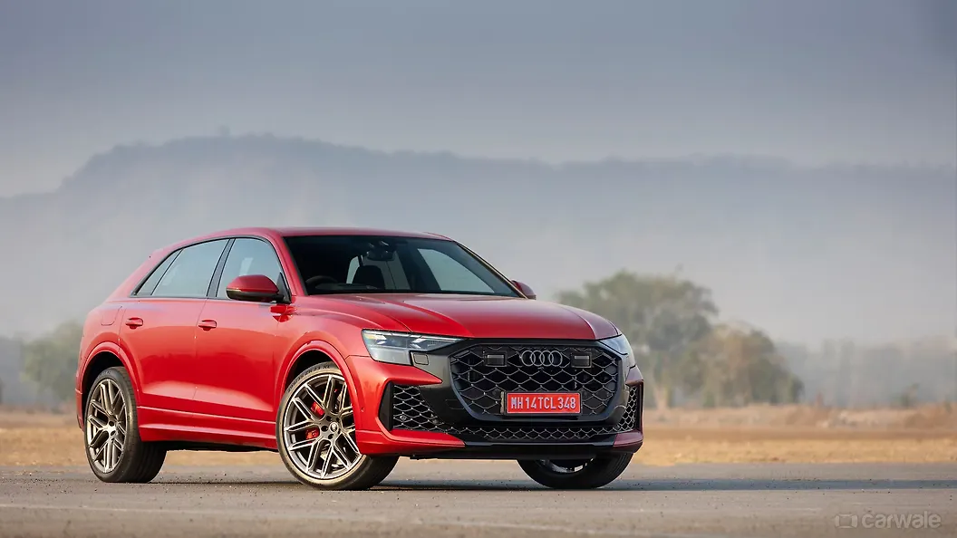 Audi RS Q8 Performance Right Front Three Quarter