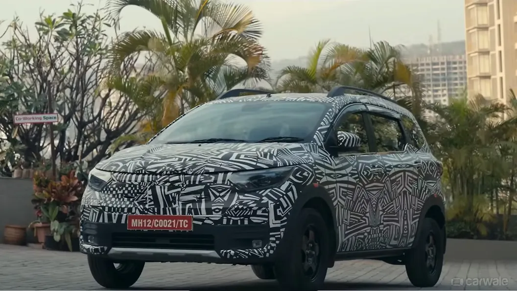 Nissan Gravite Left Front Three Quarter