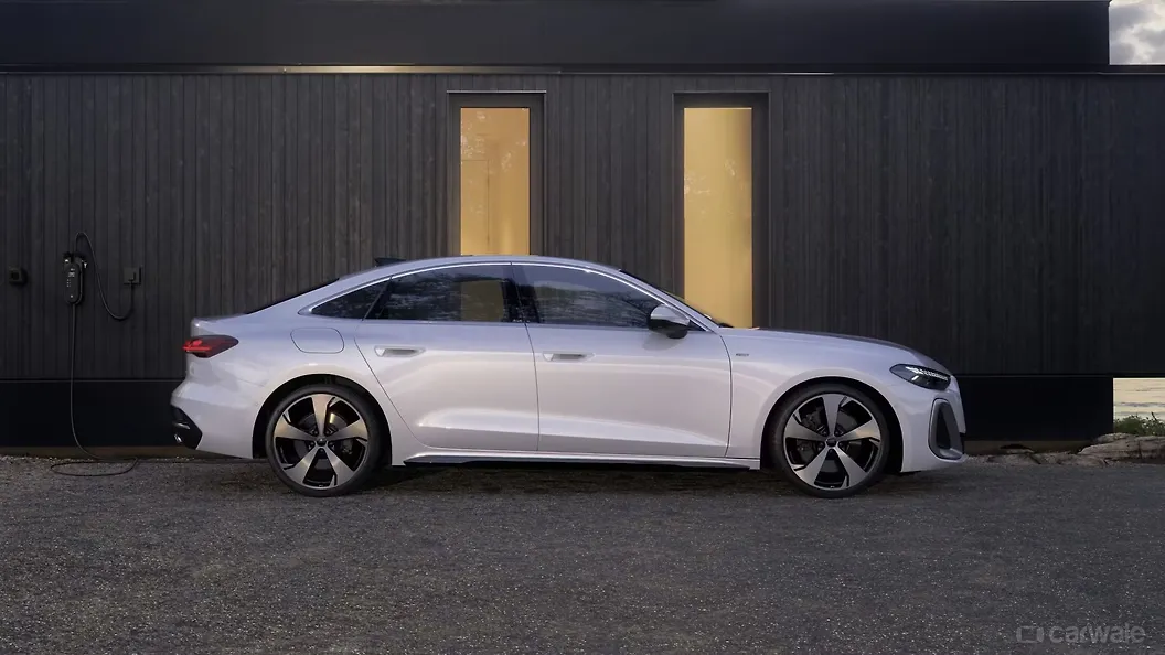 ऑडी a4 राइट साइड का दृश्य