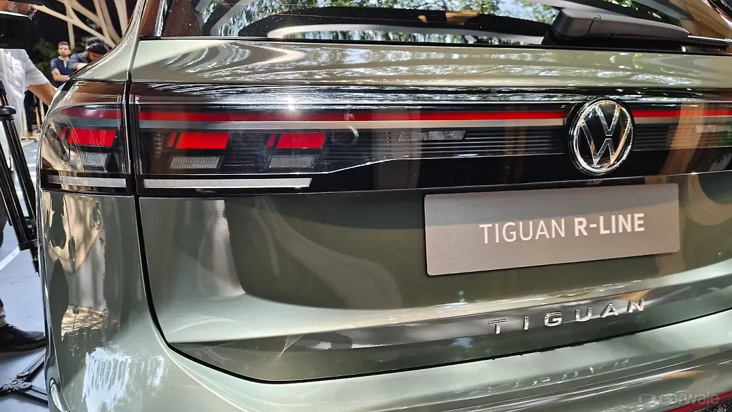 Tiguan R-Line Rear View Image, Tiguan R-Line Photos in India - CarWale