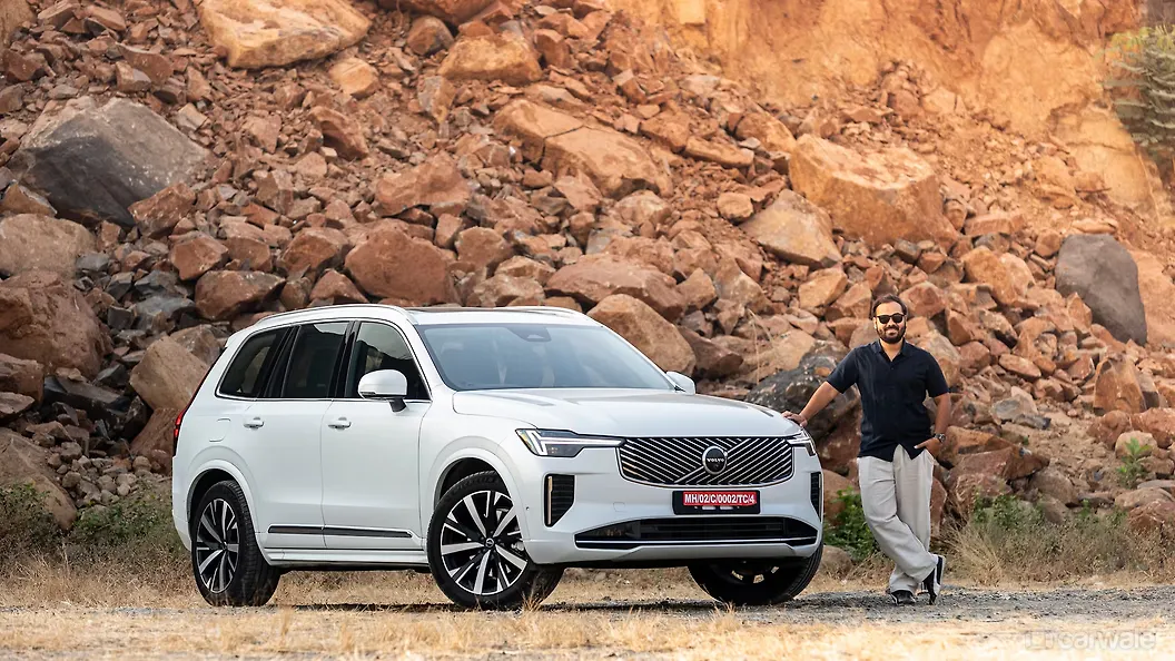 Volvo XC90 Right Front Three Quarter