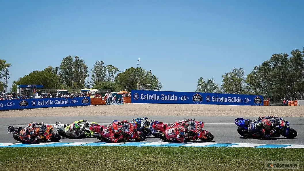 Ducati Panigale V4 Right Side View