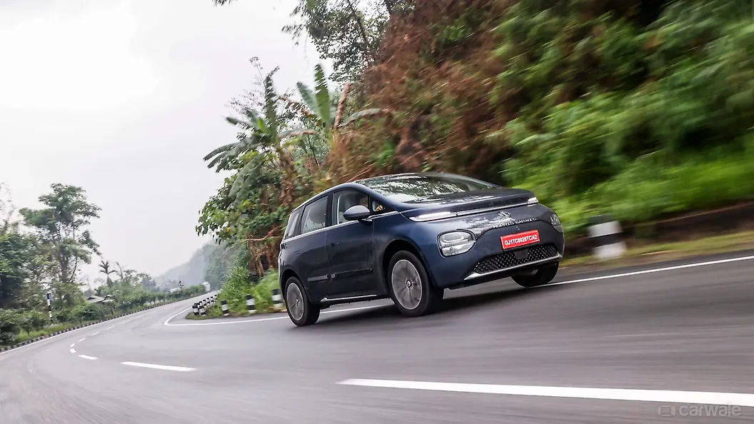 MG Windsor EV Right Front Three Quarter