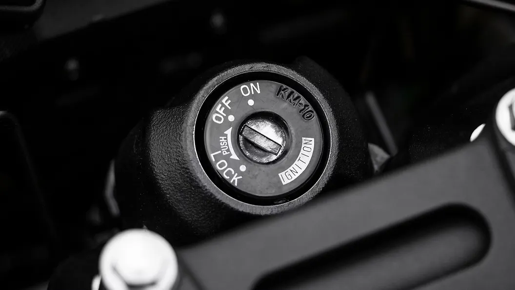 Kawasaki Versys-X 300 [2025] Gear Shift Indicator Image – BikeWale