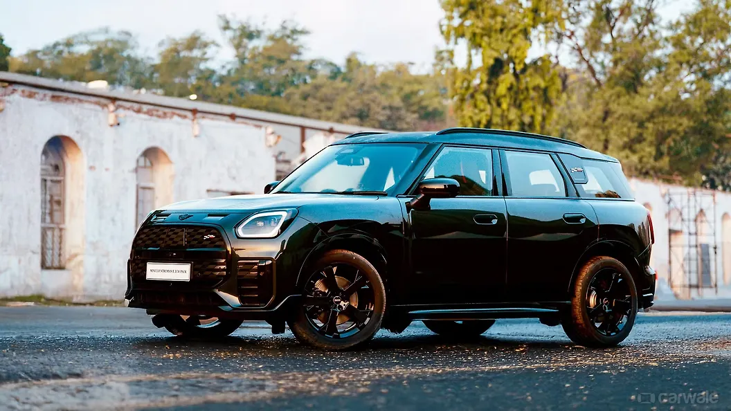 Mini Countryman Electric Left Front Three Quarter