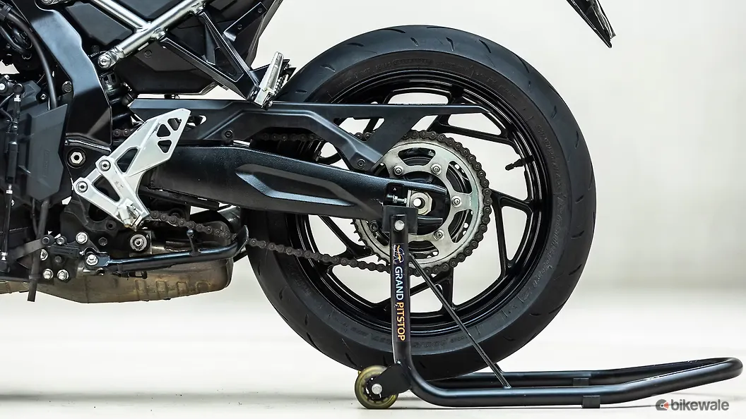 Suzuki GSX-8R Rear Swing Arm Image – BikeWale