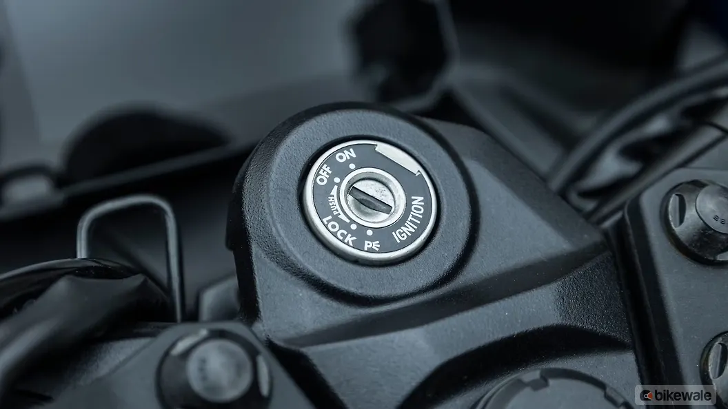 Suzuki GSX-8R Steering Lock