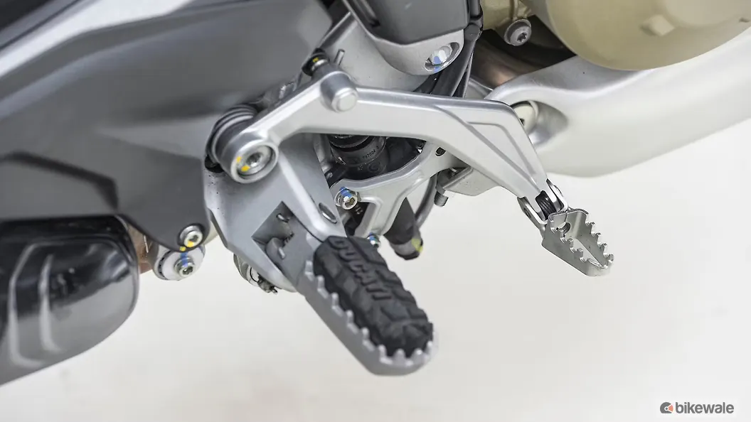 Ducati Multistrada V4 [2024] Rider Footpeg Image – BikeWale