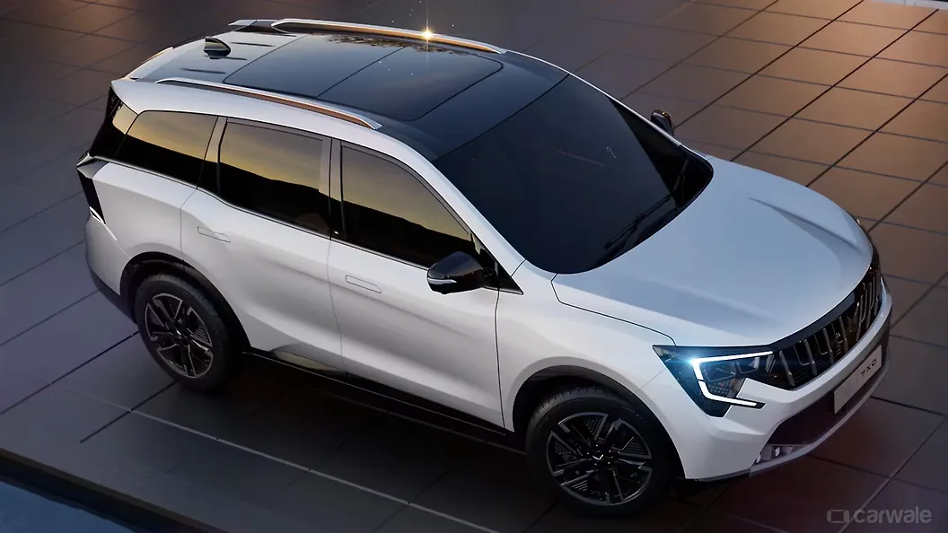 Mahindra XUV 7XO Right Front Three Quarter