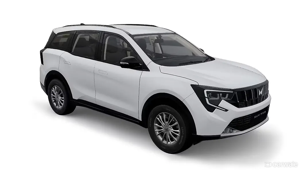 Mahindra XUV 7XO Right Front Three Quarter