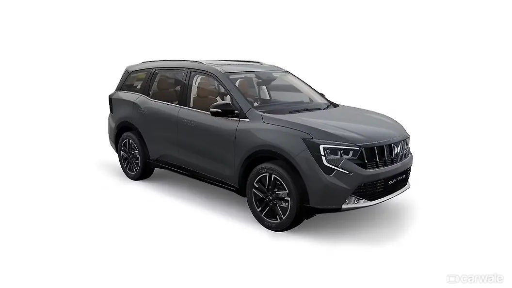 Mahindra XUV 7XO Right Front Three Quarter