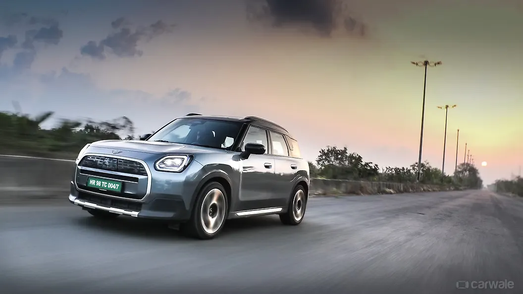 Mini Countryman Electric Left Front Three Quarter
