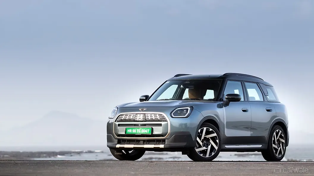 Mini Countryman Electric Left Front Three Quarter