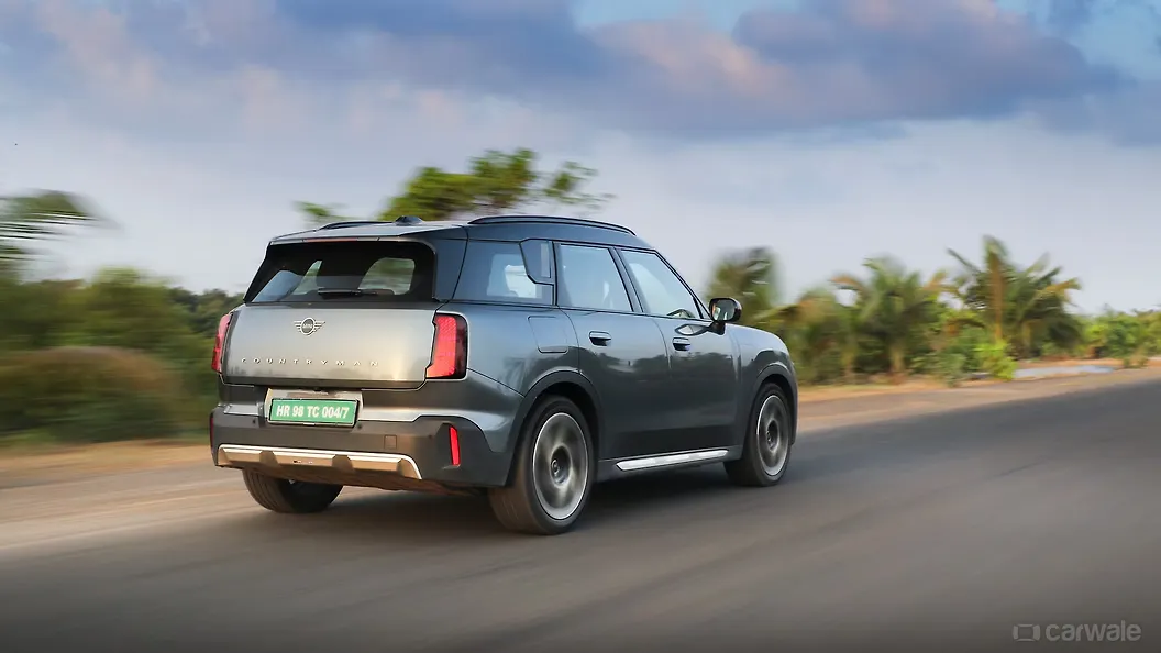 मिनी कंट्रीमैन इलेक्ट्रिक राइट रियर थ्री क्वार्टर