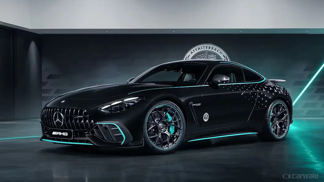 मर्सिडीज़ बेंज़ एएमजी जीटी 63 लेफ्ट फ्रंट थ्री क्वार्टर