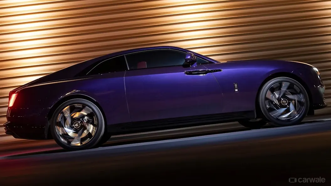 Rolls-Royce Spectre Right Side View