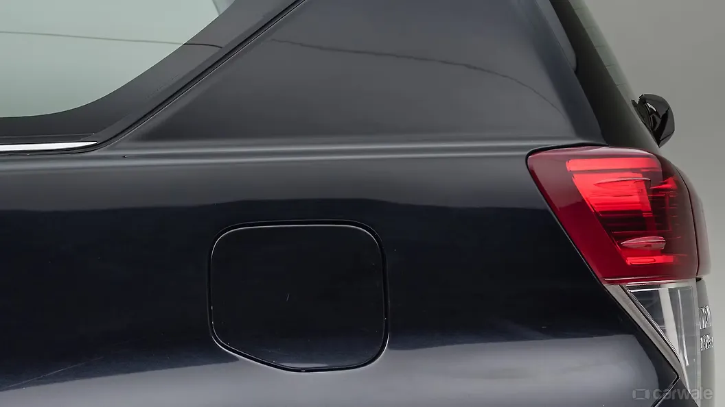 Innova Crysta [20162020] Closed Fuel Lid Image, Innova Crysta [2016