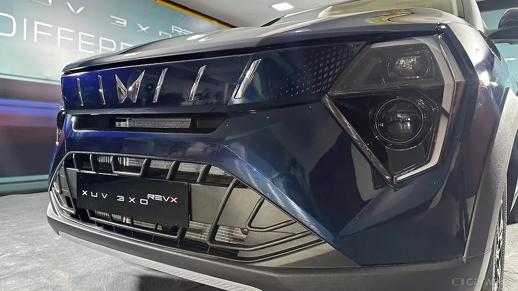 महिंद्रा XUV 3XO ग्रिल्ल