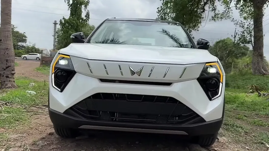 Mahindra XUV 3XO Front View