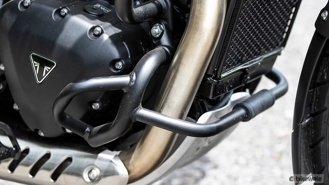 Triumph Scrambler 400 XC Engine Crash Guard Image – BikeWale