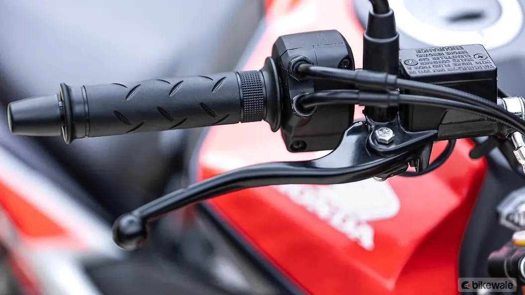 Honda CB 125 Hornet Head Light Image – BikeWale