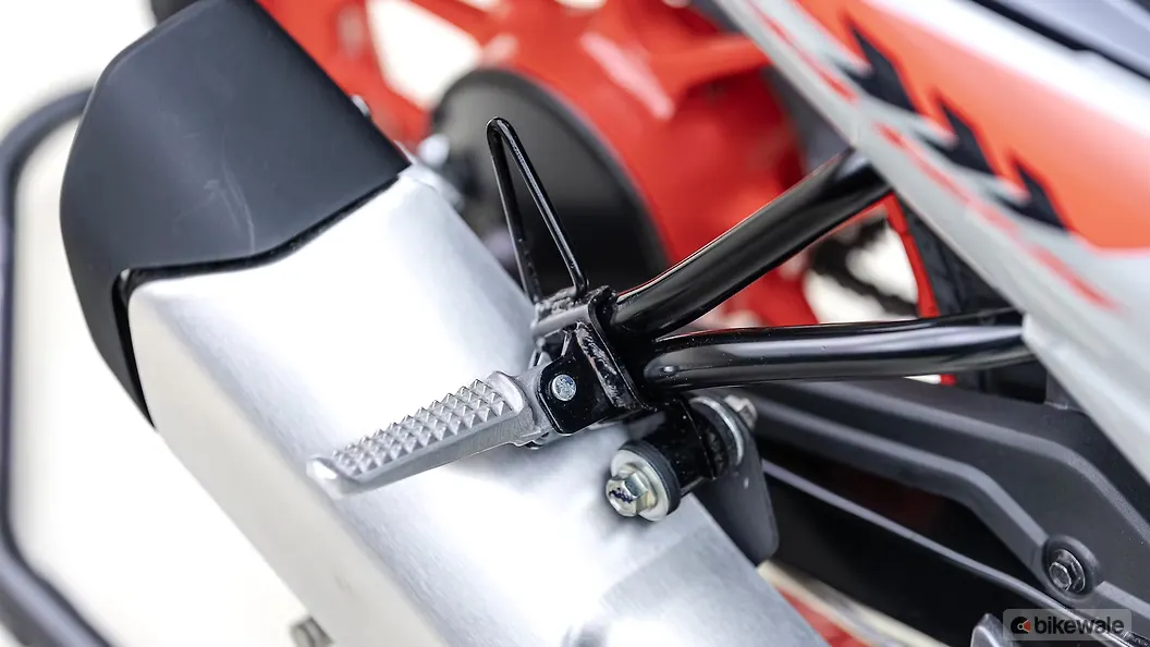 Honda CB 125 Hornet Head Light Image – BikeWale