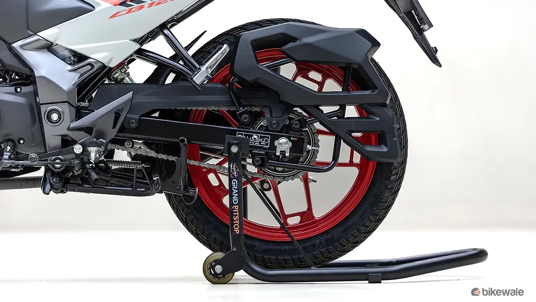 Honda CB 125 Hornet Rear Wheel Image – BikeWale