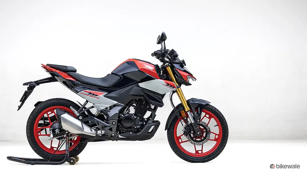 Honda CB 125 Hornet Right Front Three Quarter Image – BikeWale