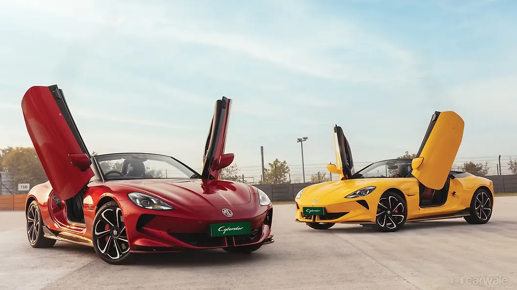 एमजी साइबरस्टर ठीक सामने तीन चौथाई