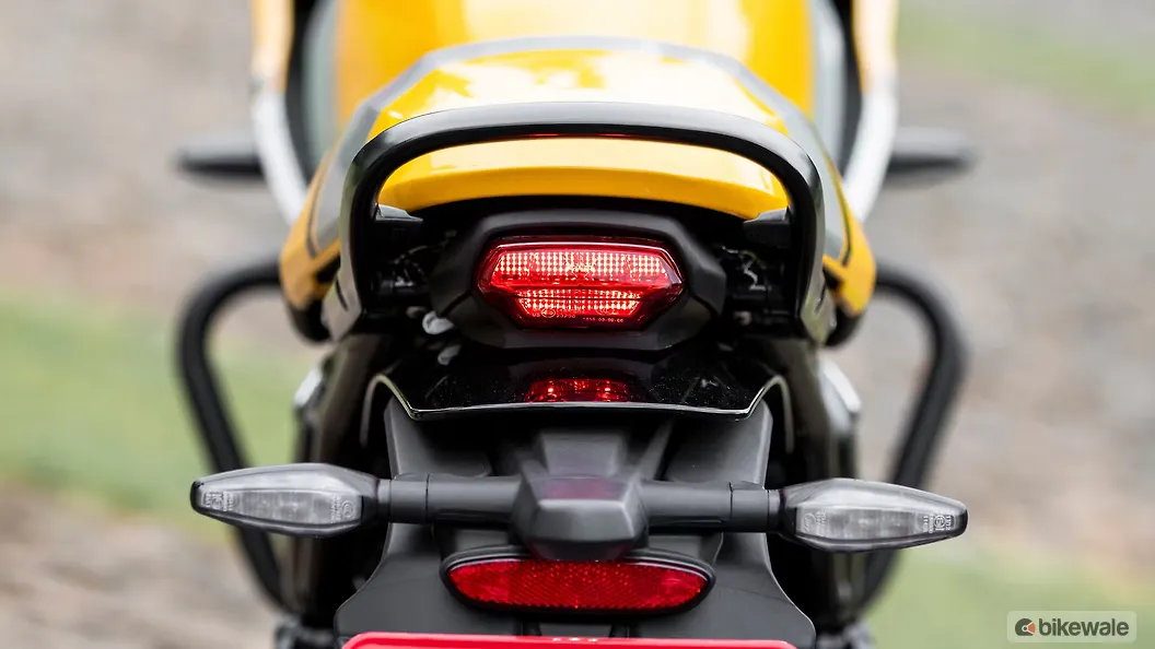 Triumph Thruxton 400 Right Side View