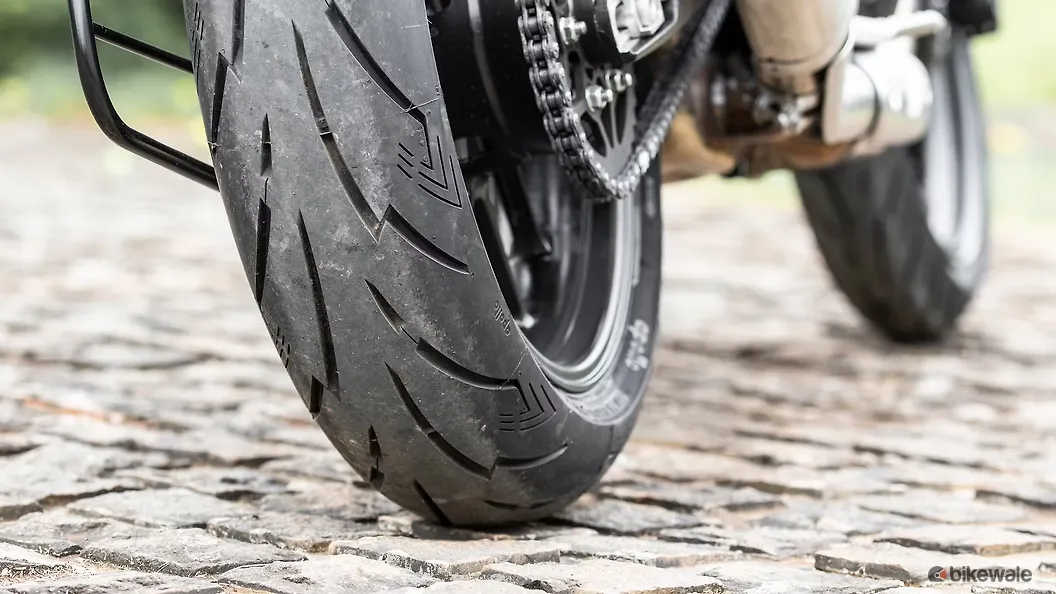 Triumph Thruxton 400 Right Side View