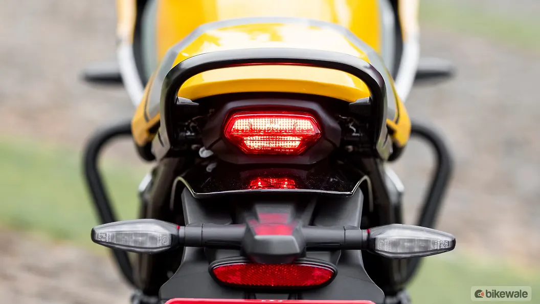 Triumph Thruxton 400 Right Side View