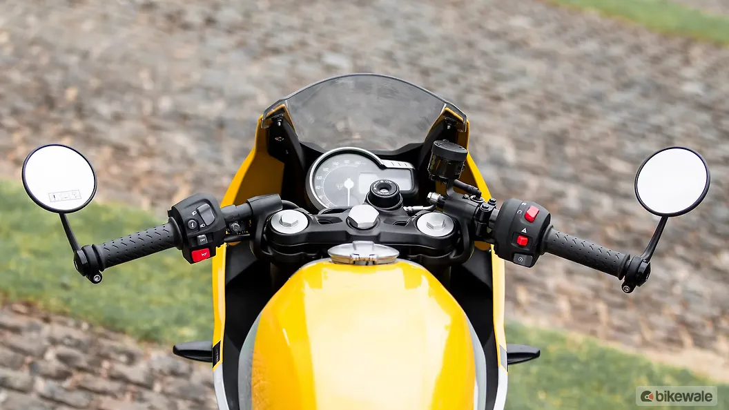 Triumph Thruxton 400 Right Side View