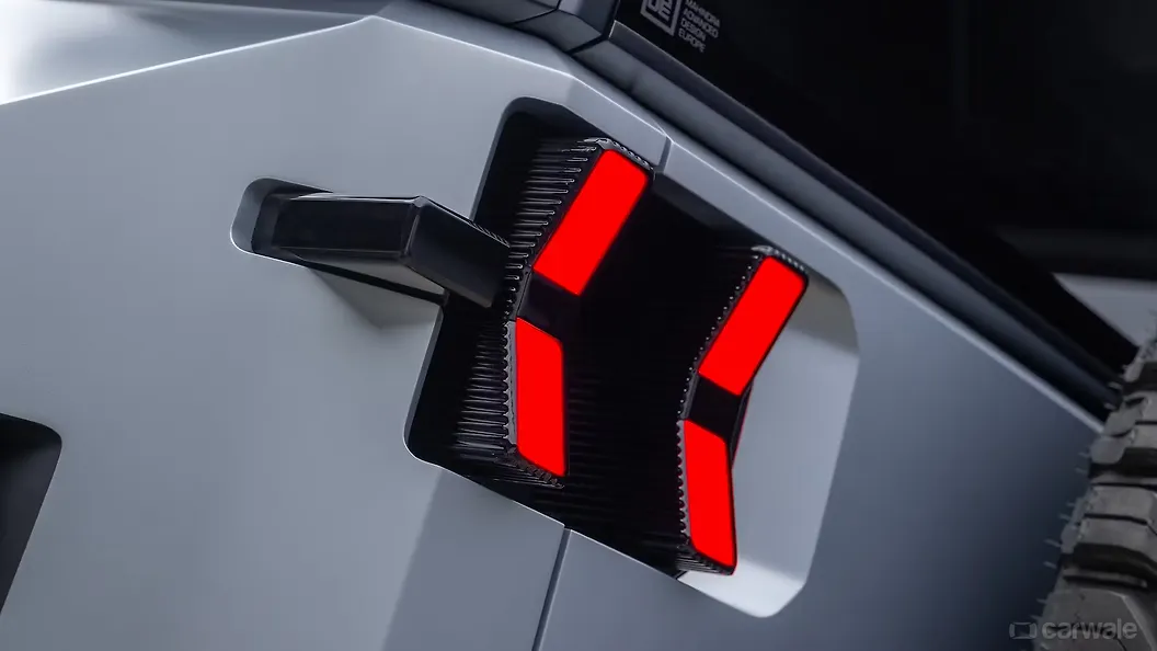 Mahindra Vision T Tail Light/Tail Lamp