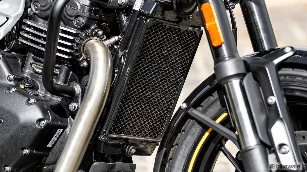 Triumph Tracker 400 Head Light Image – BikeWale