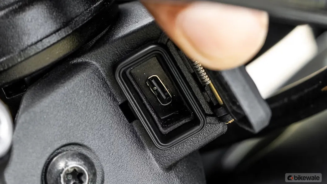 Triumph Tracker 400 Self Start Switch Image – BikeWale
