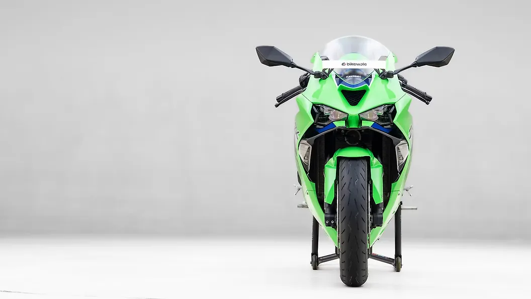 Kawasaki Ninja ZX-6R Right Front Three Quarter Image – BikeWale