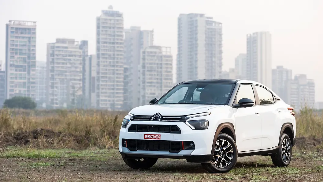 सिट्रोएन बसॉल्ट X लेफ्ट फ्रंट थ्री क्वार्टर