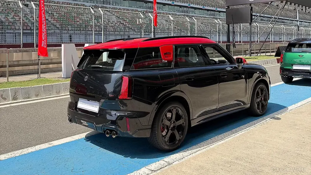 मिनी कंट्रीमैन राइट रियर थ्री क्वार्टर