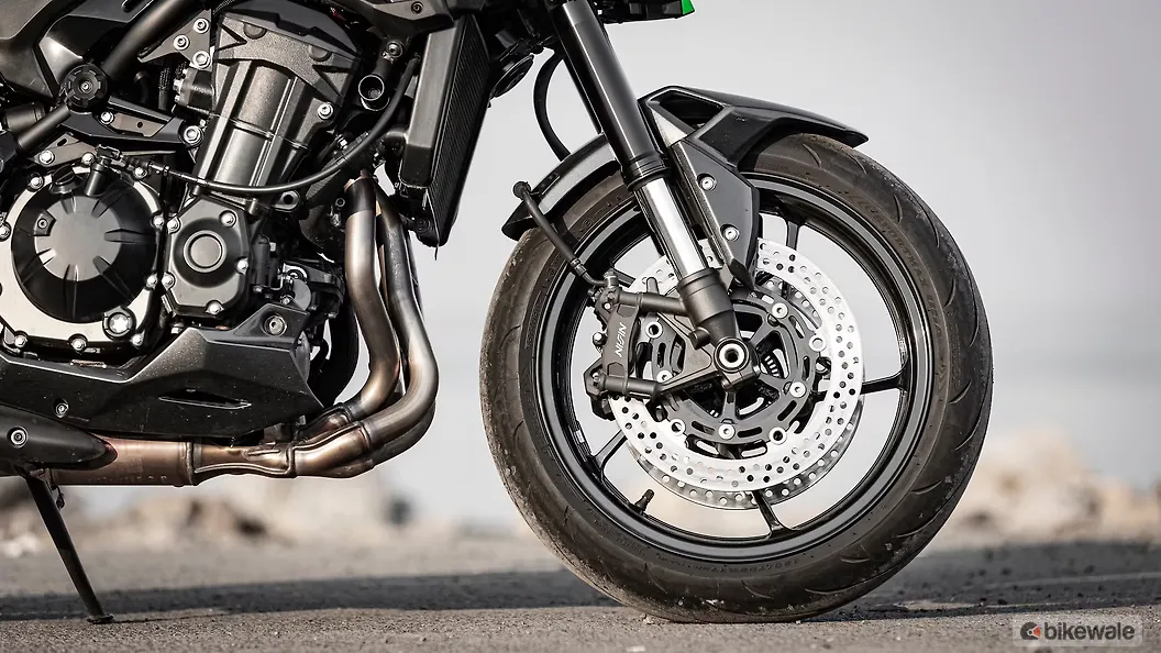 Kawasaki Z900 Front Suspension Preload Adjuster Image – BikeWale