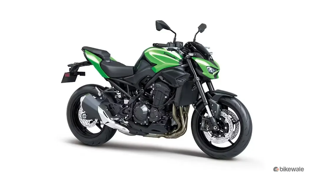 Kawasaki Z900 Right Front Three Quarter