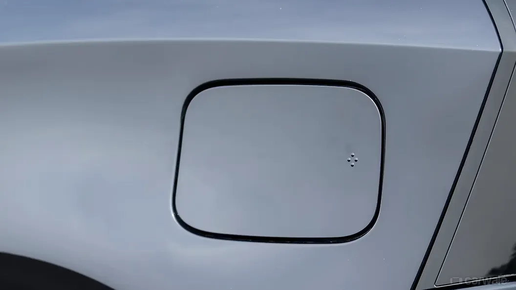 Mahindra XEV 9S Closed Fuel Lid