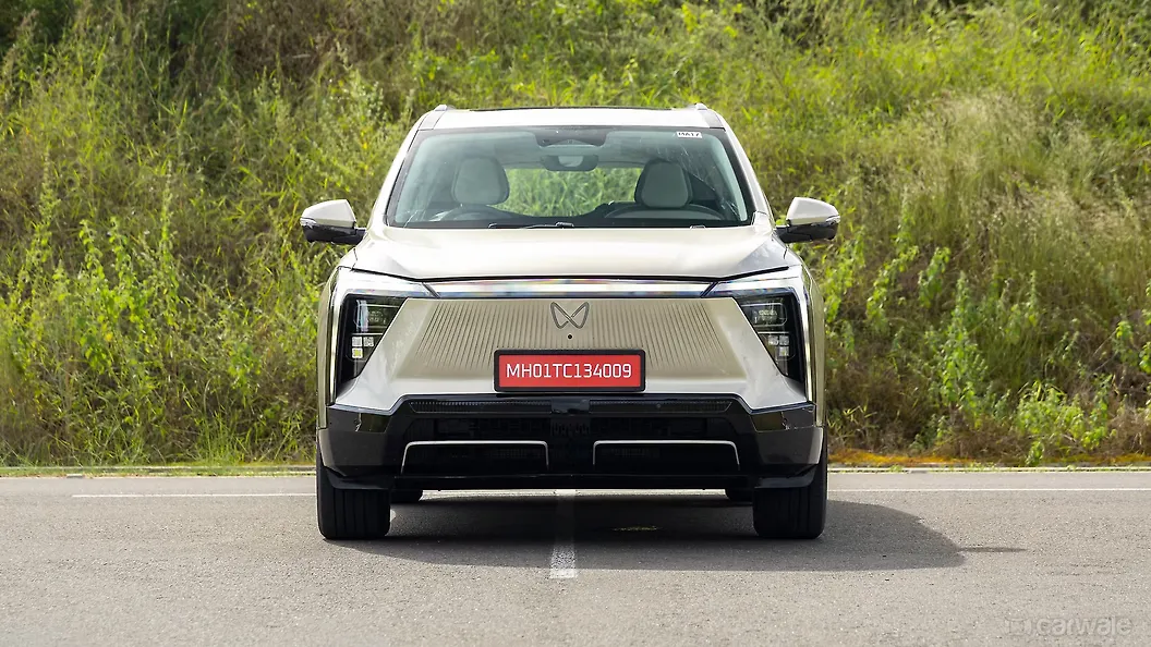 Mahindra XEV 9S Front View