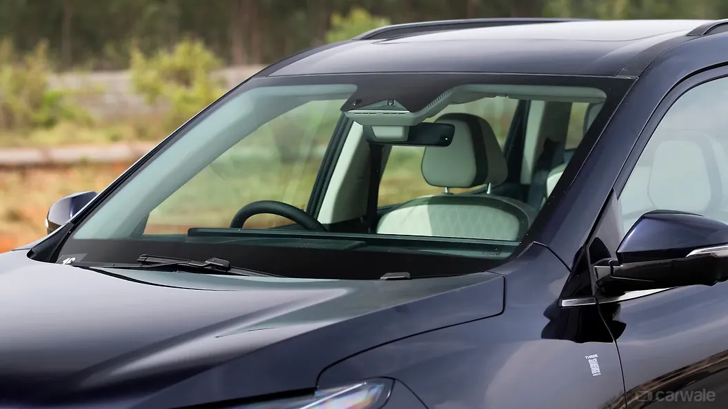 Mahindra XEV 9S Front Windshield/Windscreen