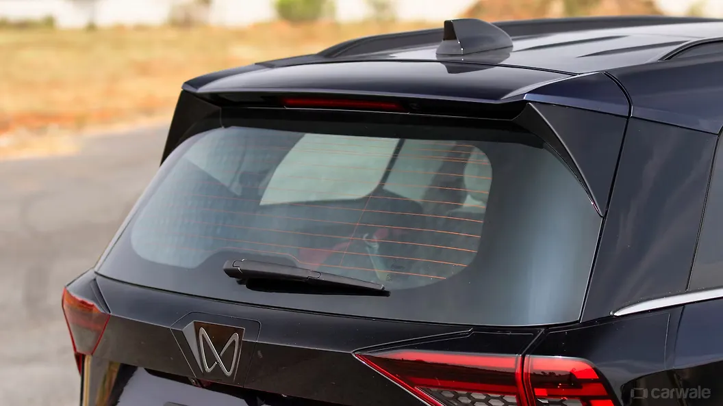 Mahindra XEV 9S Rear Windshield/Windscreen