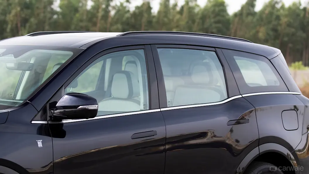 Mahindra XEV 9S Side Glass Housing