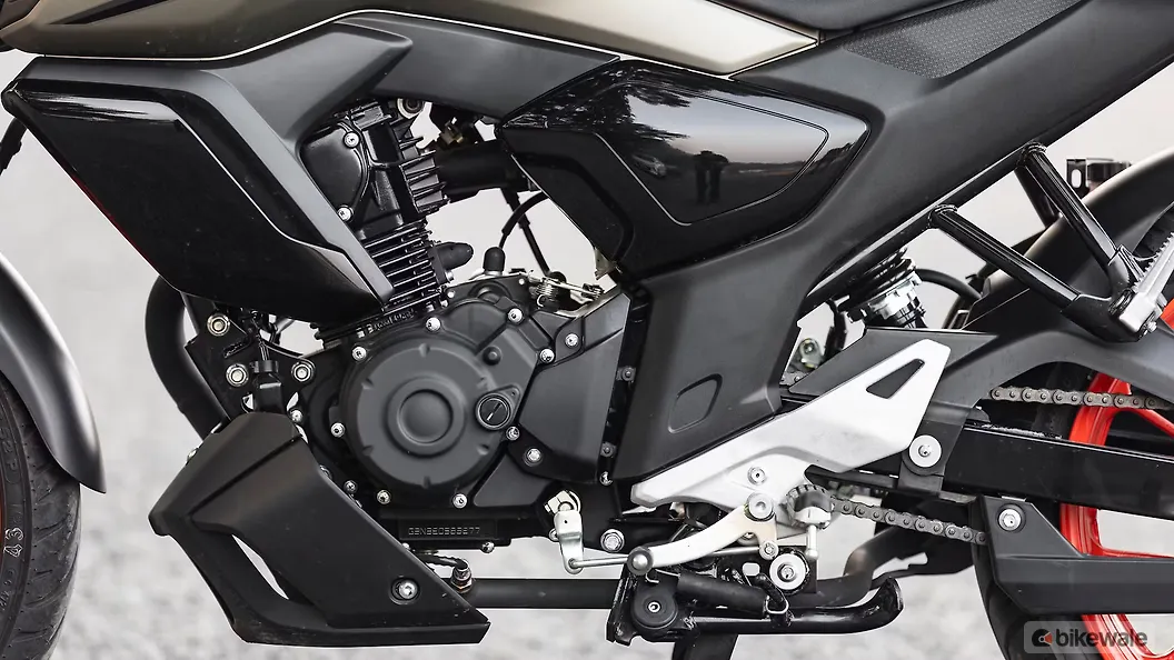 Rave Engine Yamaha FZ Rave Engine From Right Image – BikeWale
